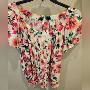 Bright floral flowy blouse!